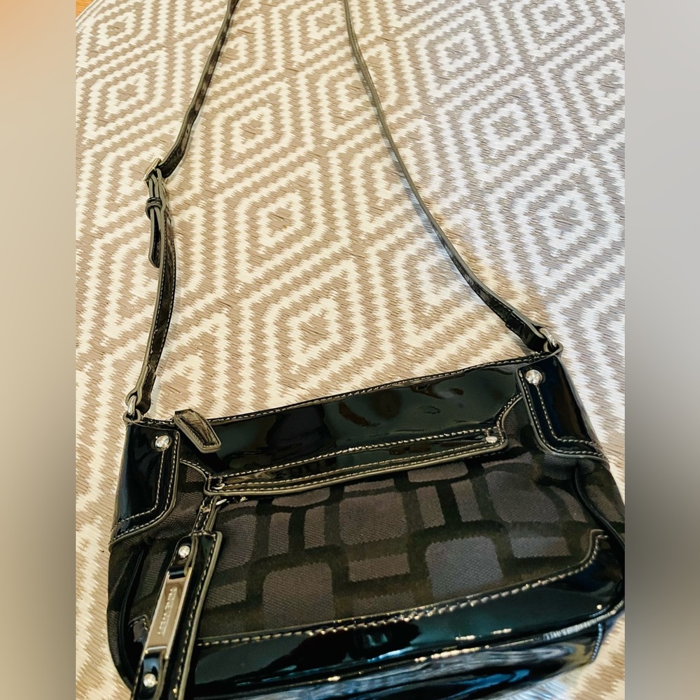 NINE WEST Crossbody Shoulder Bag Purse Black Canvas Zipper Pockets Pocketbook